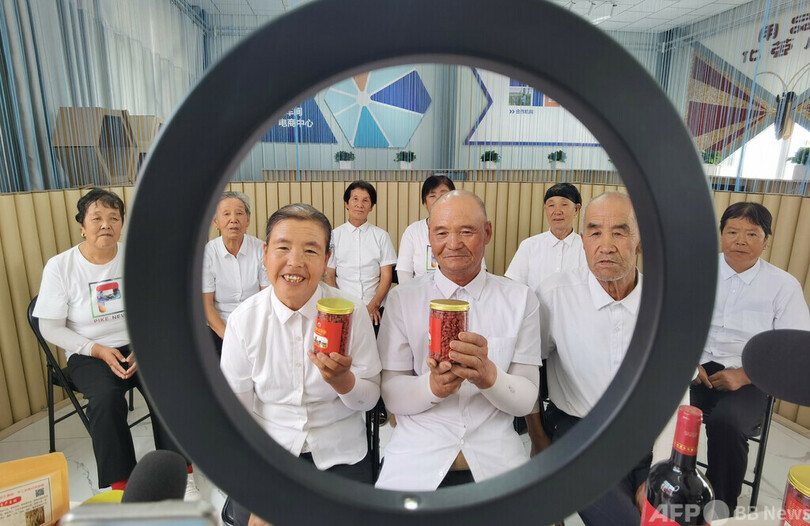 中国で活発化する「銀髪経済」 コロナ禍で高齢者の情報格差が解消
