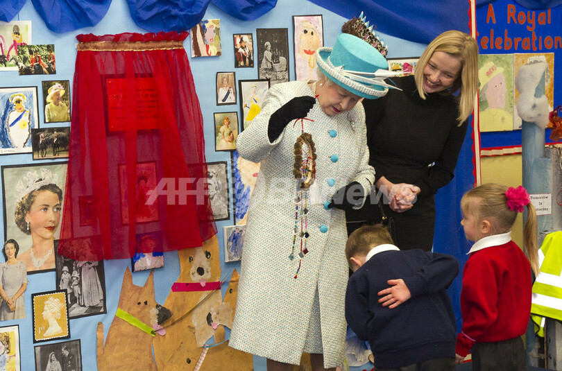 英エリザベス女王が即位60年