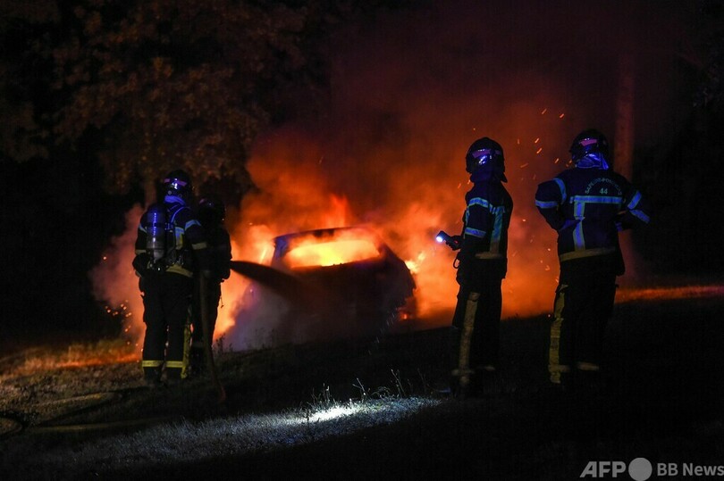 暴徒は「社会の害虫」 仏警官労組