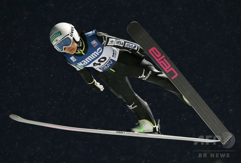 高梨が開幕戦で3位、ロゲリが優勝 ジャンプW杯女子