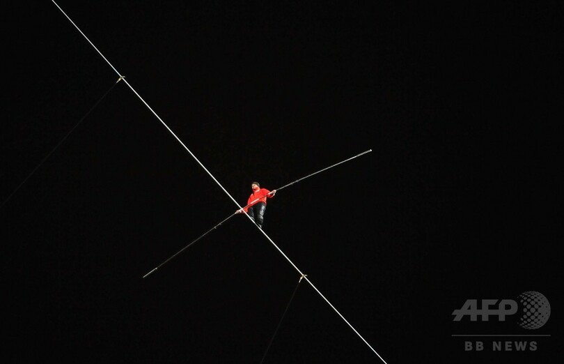 綱渡り名人、シカゴ高層ビルでふたつの世界記録達成