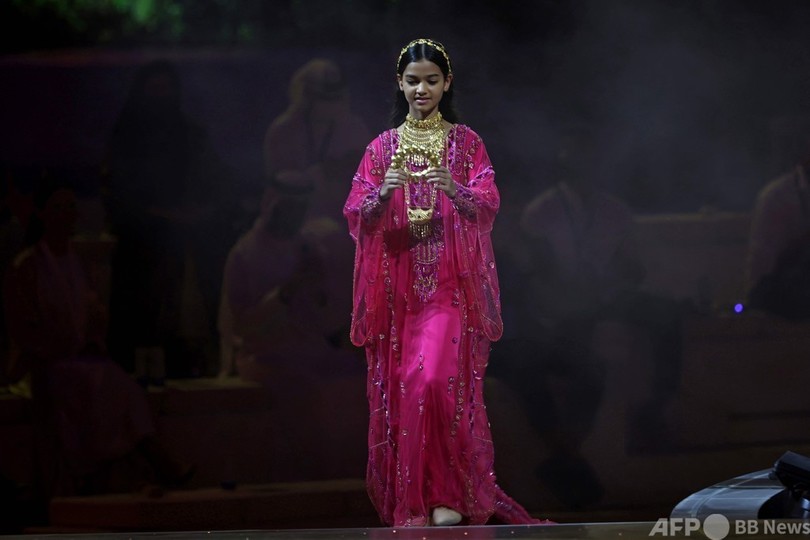 ドバイ万博、盛大に開幕 花火やライトアップが開会式彩る