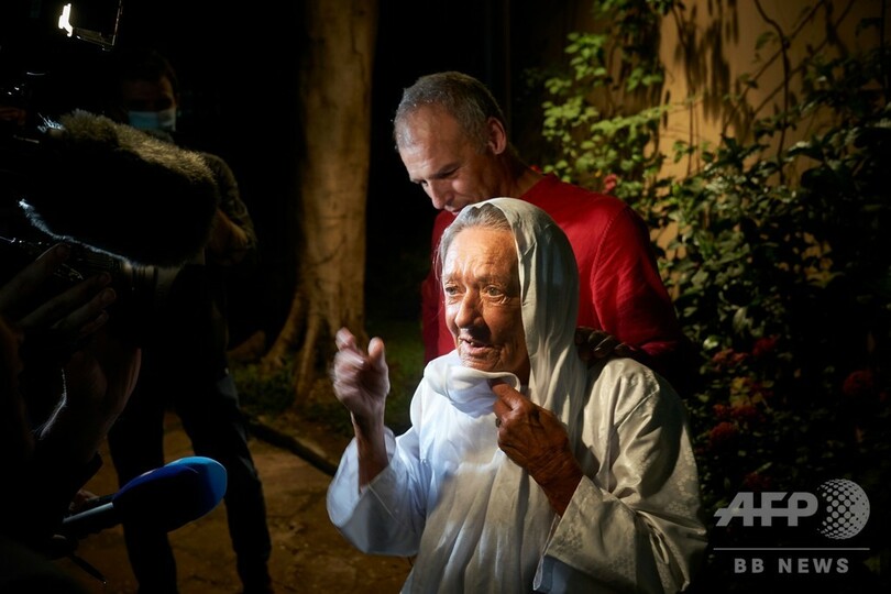 マリで拉致の75歳フランス人女性ら4人 解放される 写真4枚 国際ニュース Afpbb News マリで拉致の75歳フランス人女性ら4人 解放される 写真4枚 国際ニュース Afpbb News