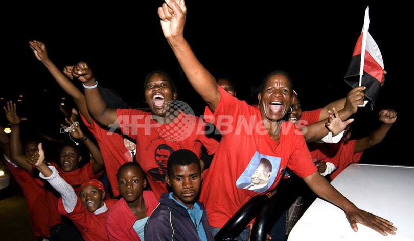 ボツワナ議会選、与党圧勝でカーマ大統領続投