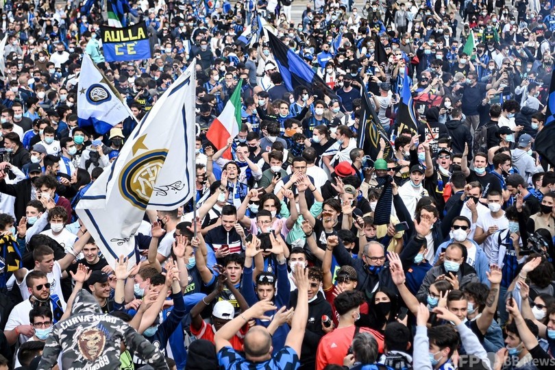 インテル、11年ぶりのセリエA制覇 ミラノの街はお祭り騒ぎ