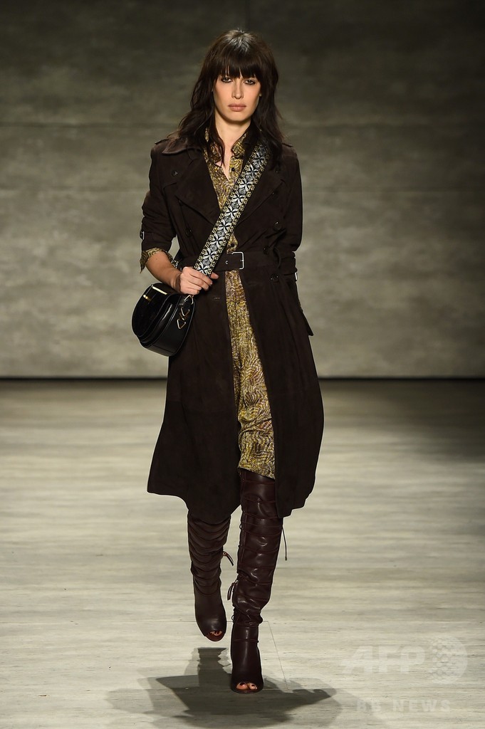 パティ・スミスの回顧録『ジャスト・キッズ』に影響、「レベッカ ミンコフ」15/16年秋冬