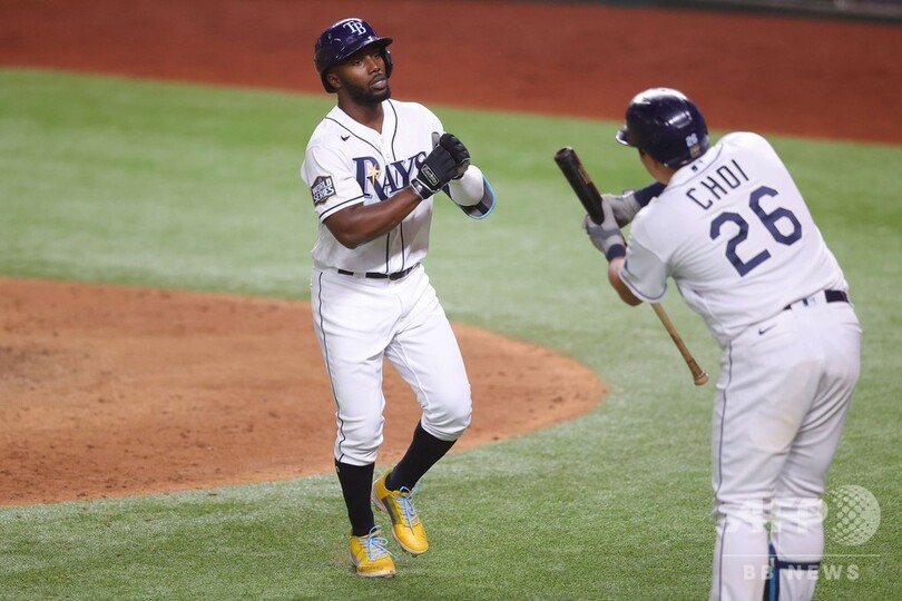 ドジャース2勝目、ターナーとバーンズの活躍で好投先発を援護