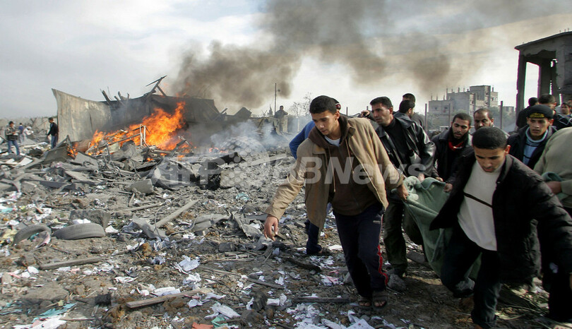 ガザ地区の大規模空爆、死者228人・負傷者700人