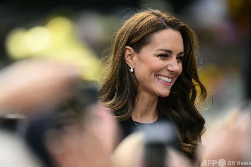 チャールズ英国王とキャサリン妃、共に退院