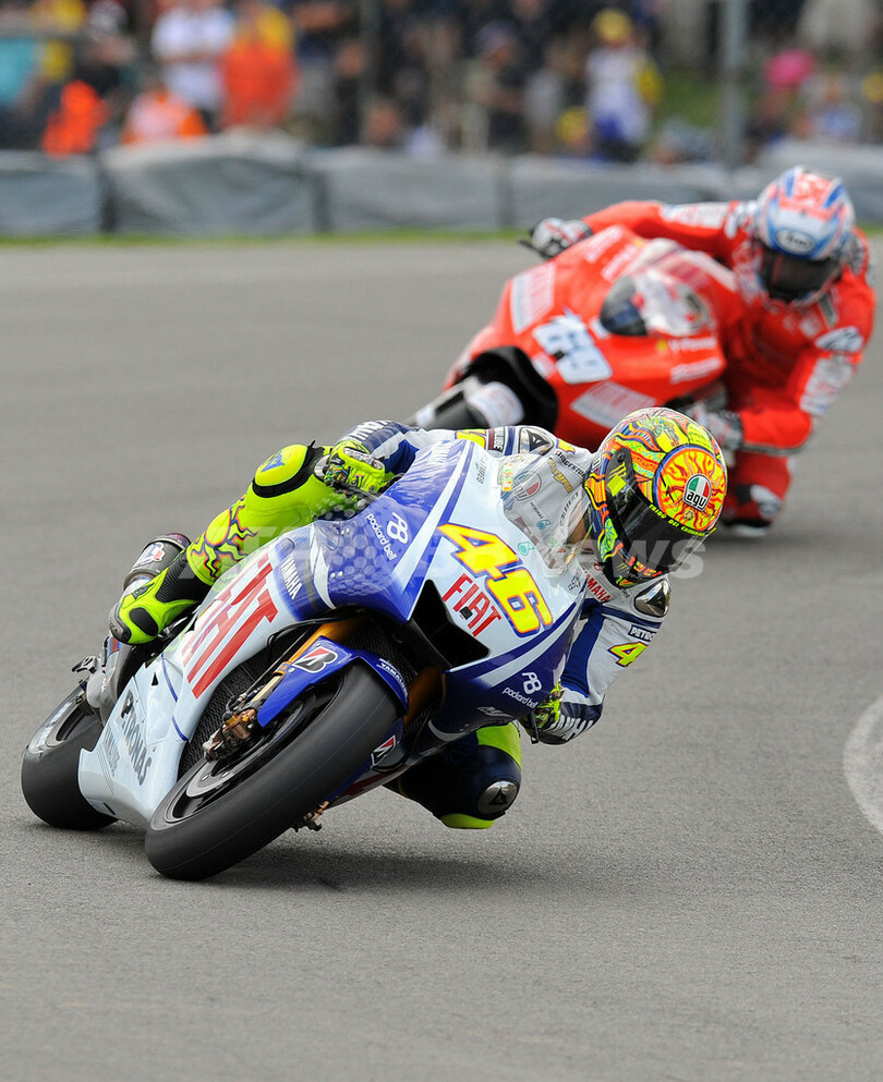 ロッシがシーズン4度目のポールポジション獲得、英国GP