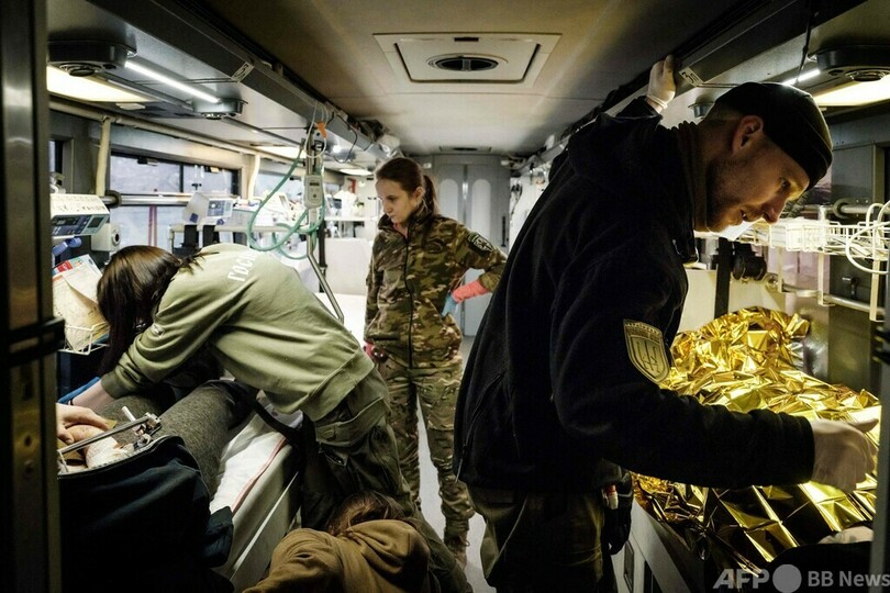 医療救助バスでウクライナ兵の搬送支援