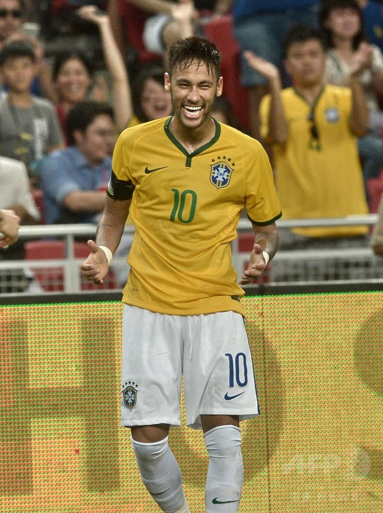 アギーレ日本がブラジルに完敗 風邪をひいたネイマールに4失点 写真枚 国際ニュース Afpbb News アギーレ日本がブラジルに完敗 風邪をひいたネイマールに4失点 写真枚 国際ニュース Afpbb News