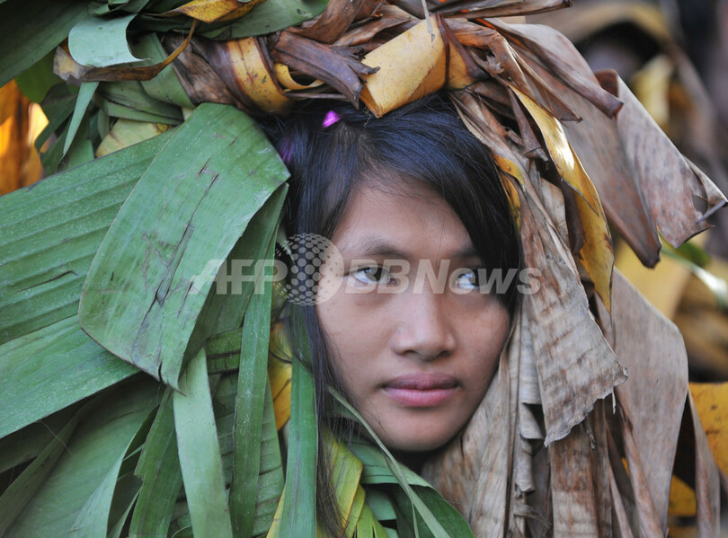 「泥の人」、洗礼者ヨハネ称えるフィリピンの儀式