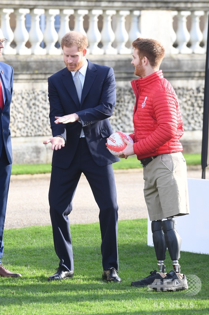 英ヘンリー王子、「引退」表明後初めて公の場に 沈黙貫く