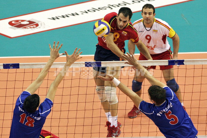 セルビア男子 決勝でスペインを破り北京五輪出場へ