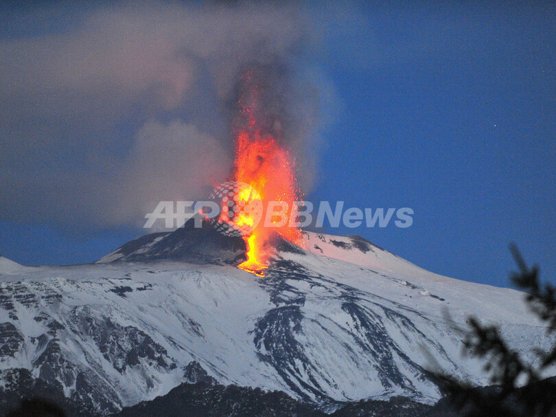 エトナ火山が噴火、シチリア島