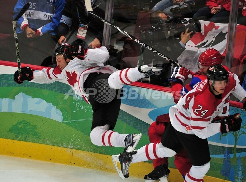 アイスホッケー男子 カナダが4強入り、バンクーバー冬季五輪