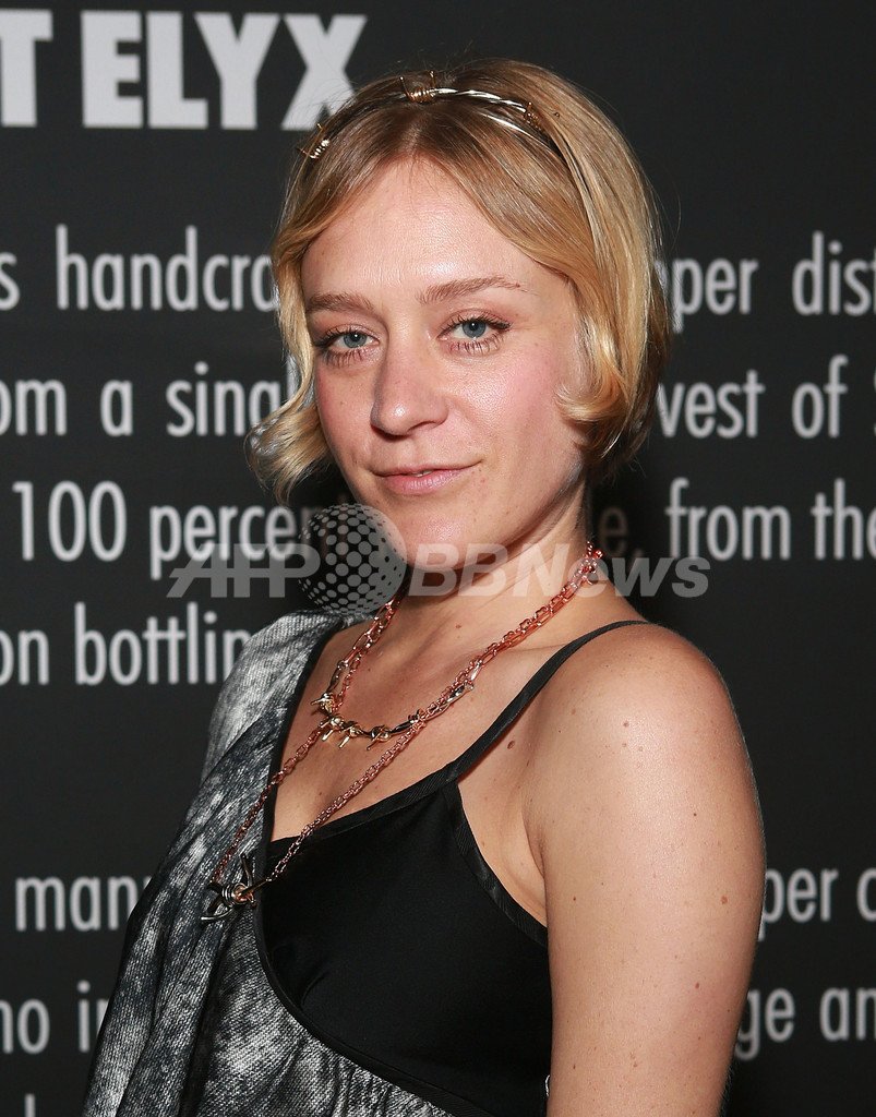 クロエ・セヴィニー、「ABSOLUT Elyx」の新キャンペーンモデルに