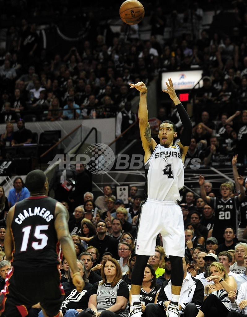 スパーズ、ヒートを下し優勝に王手 NBAファイナル