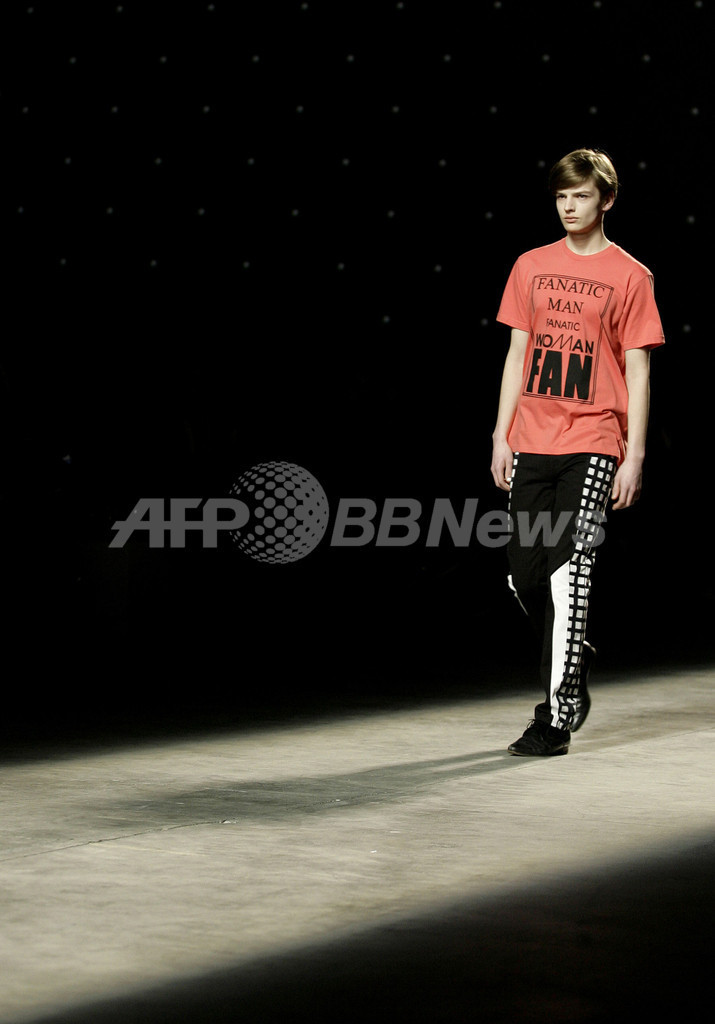 ＜09/10年秋冬：080 バルセロナ＞アミナカ・ウィルモントら、新作発表