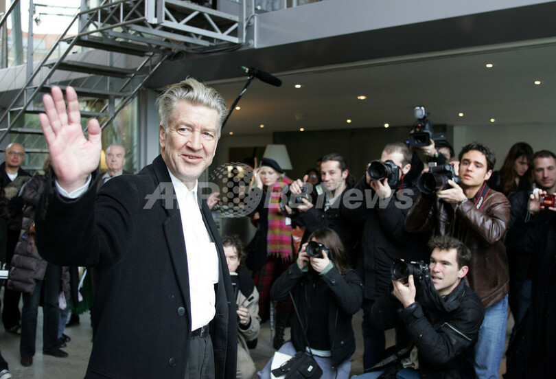 デビッド・リンチの世界へようこそ、展覧会「The Air Is On Fire」 - フランス