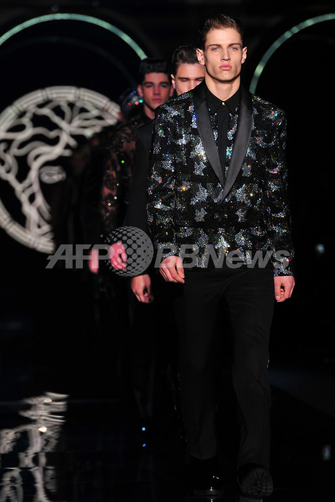 ＜12/13年秋冬ミラノ・メンズコレクション＞ヴェルサーチ