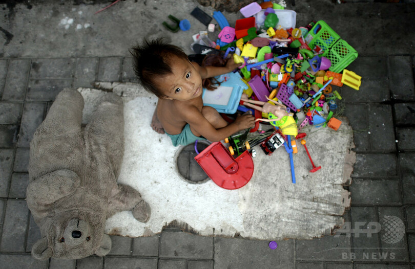 世界の最富裕層1％の保有資産、残る99％の総資産額を上回る