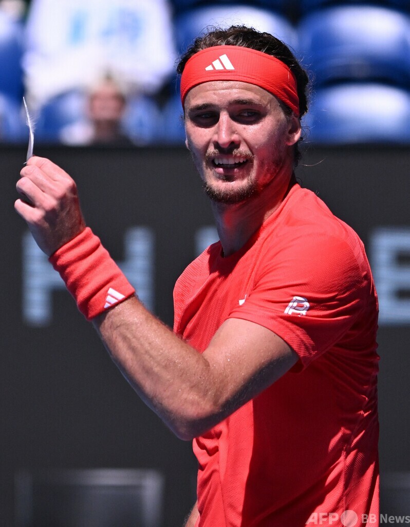 ズベレフが4強 鳥の羽でポイントやり直しのハプニングも 全豪OP