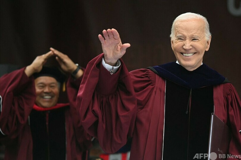 バイデン米大統領、ガザめぐる抗議に「耳傾ける」 大学卒業式で