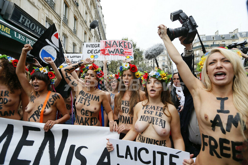 パリにFEMENセンター設立、「反女性政治」にトップレス抗議