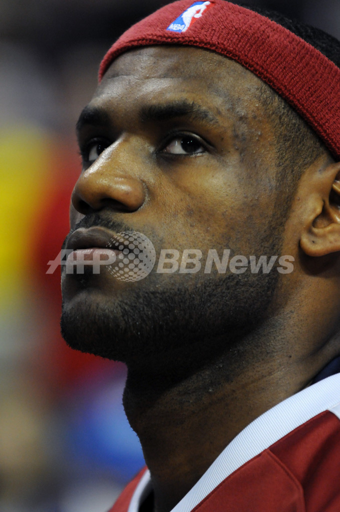 キャバリアーズ 3連勝で準決勝進出に王手、NBAプレーオフ