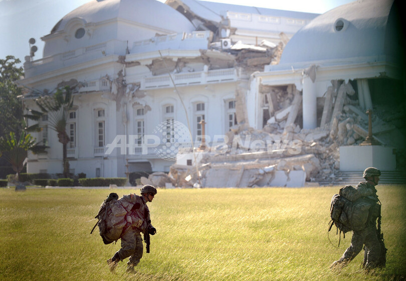 混乱の深まるポルトープランス、ハイチ地震から1週間