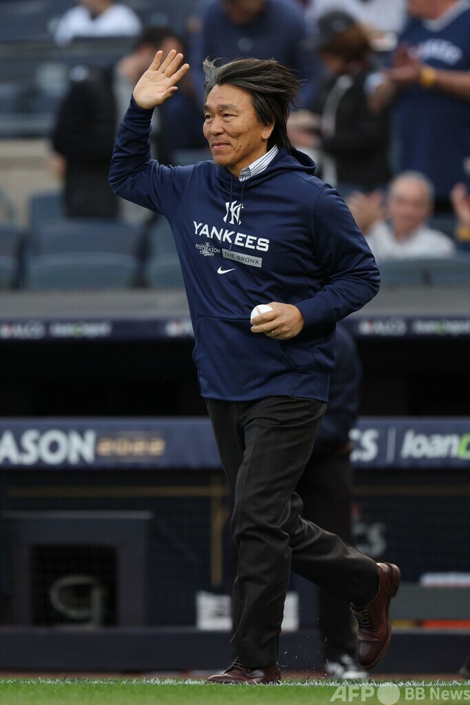 松井秀喜氏が始球式 ヤンキースのリーグ優勝決定S第3戦