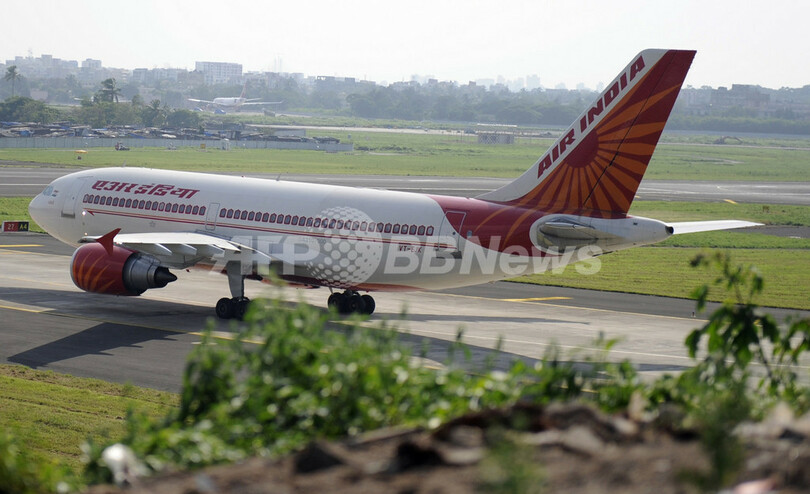 160人超乗せたインド機が着陸失敗で炎上、乗客多数死亡 情報錯綜