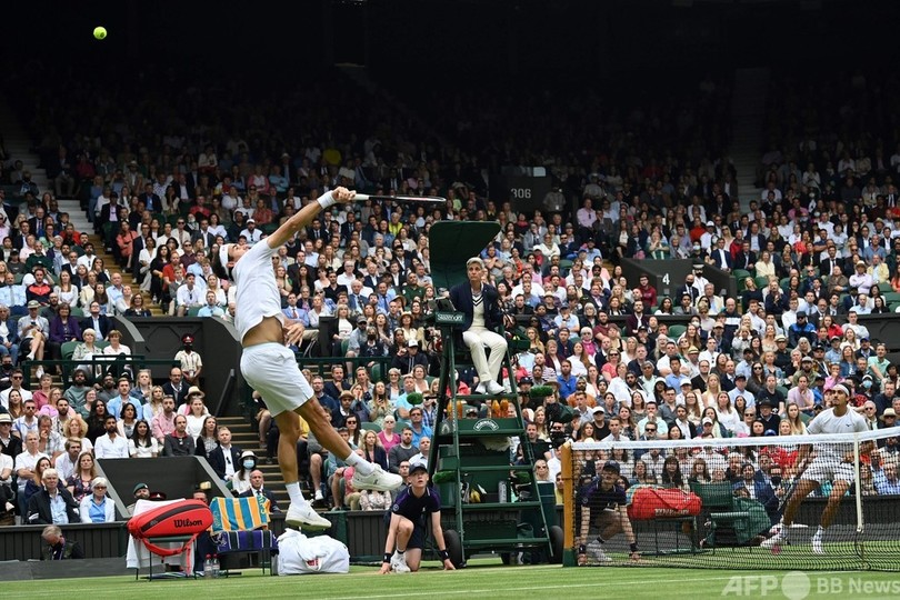 フェデラーがウィンブルドン8強入り 近代では史上最年長記録