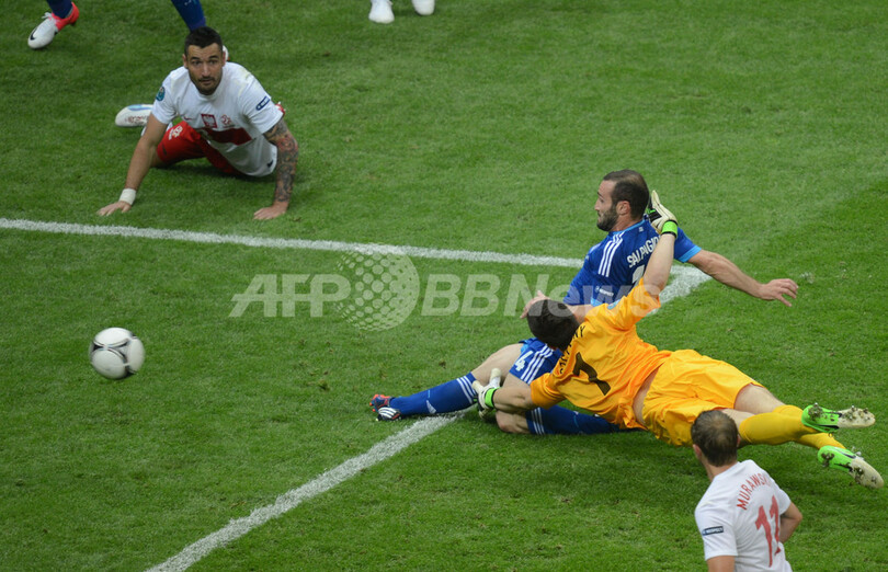 欧州選手権開幕、ティトニの活躍でポーランドがギリシャと引き分ける