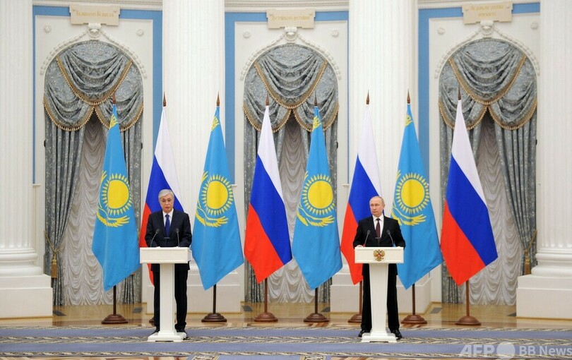 カザフ、「鉄のカーテン」望まず 外務次官