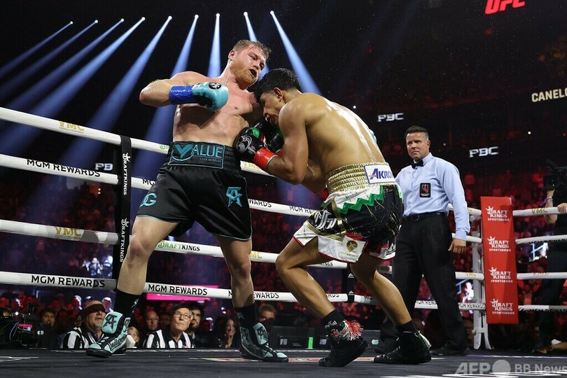 カネロが4団体防衛 ムンギアに判定で完勝