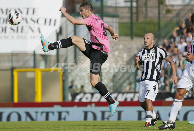 ユベントス、シエナ下し首位堅持