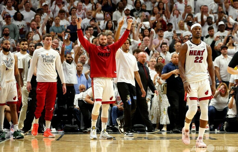 レイカーズ、ウォリアーズ破り西決勝進出 東はヒートが突破