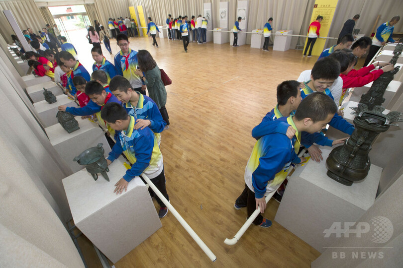 手で触れて感じる文化財 山西博物院と視覚障害児学校