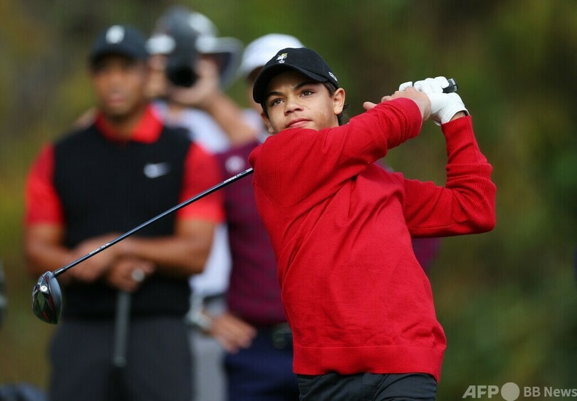 ウッズは親子大会で8位タイ 今後は休養と歩行訓練へ