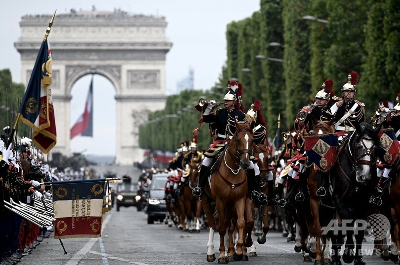 仏諮問機関「コロナ抑制できている」 革命記念日パレードは中止