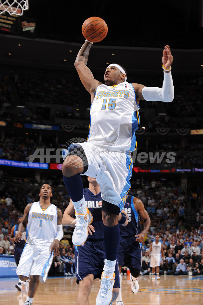 ナゲッツ マーベリックスに連勝、NBAプレーオフ