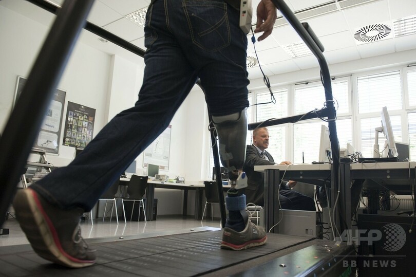 世界初、感覚を再現する義足 オーストリア研究者が開発