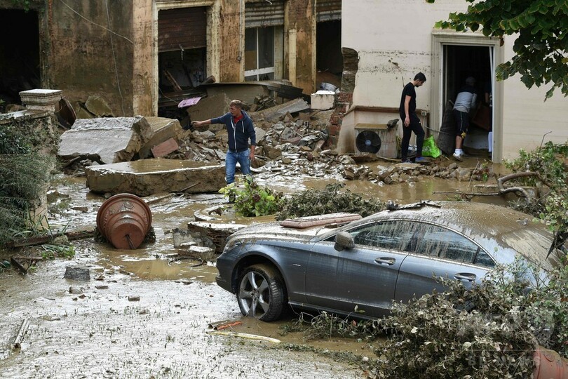 伊中部で豪雨、洪水で6人死亡 3歳女児救った祖父ら犠牲