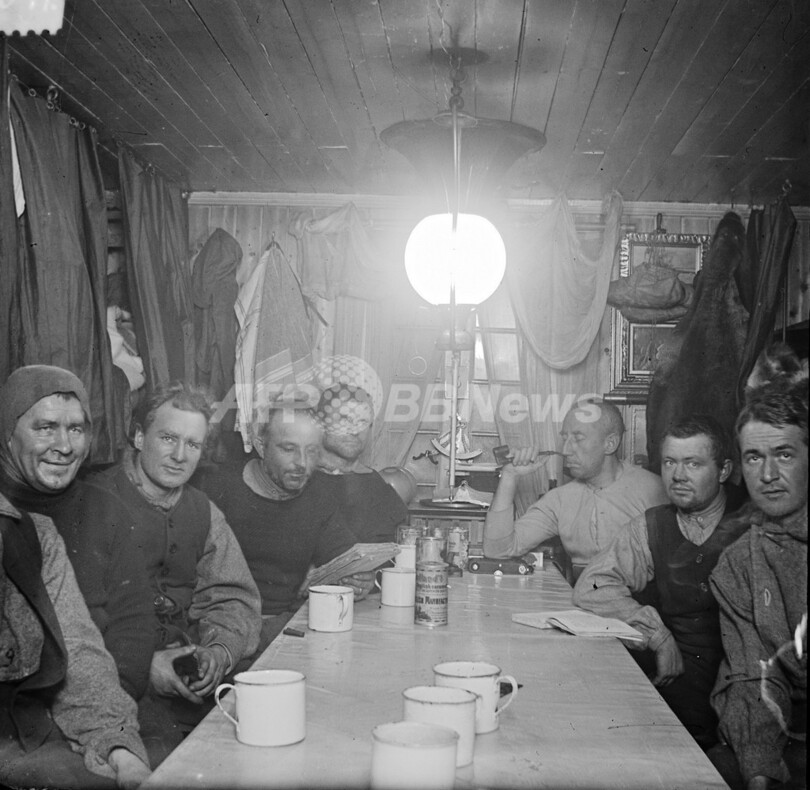 アムンゼンの南極到達から100周年、南極点で記念式典