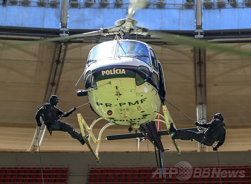W杯控えるブラジル、テロ対策特別訓練