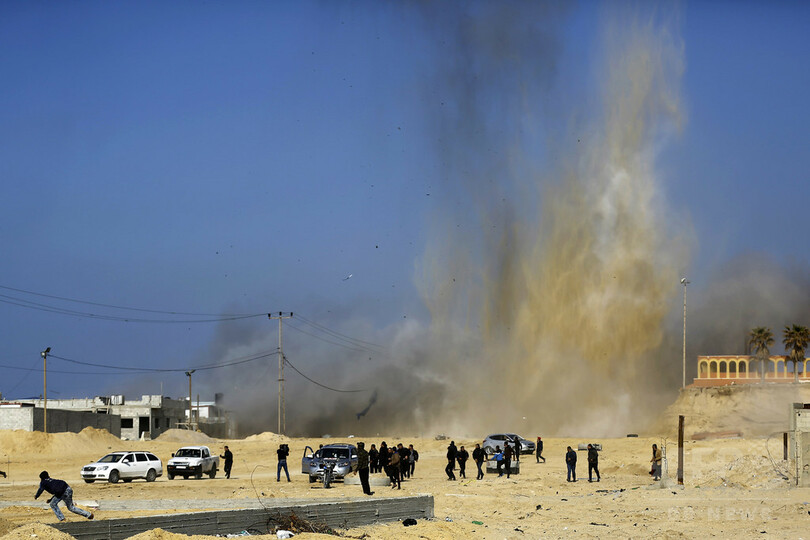 イスラエル軍がガザ攻撃 「飛翔体」発射に報復