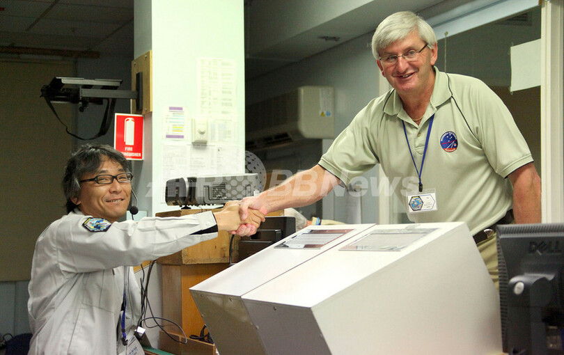 はやぶさのカプセル無事回収、豪科学者たちも中身に期待